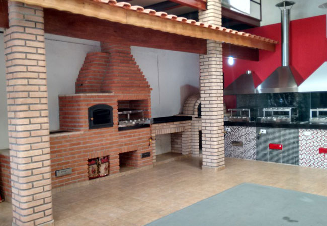 Fotos de churrasqueiras, lareiras, fornos e fogão a lenha